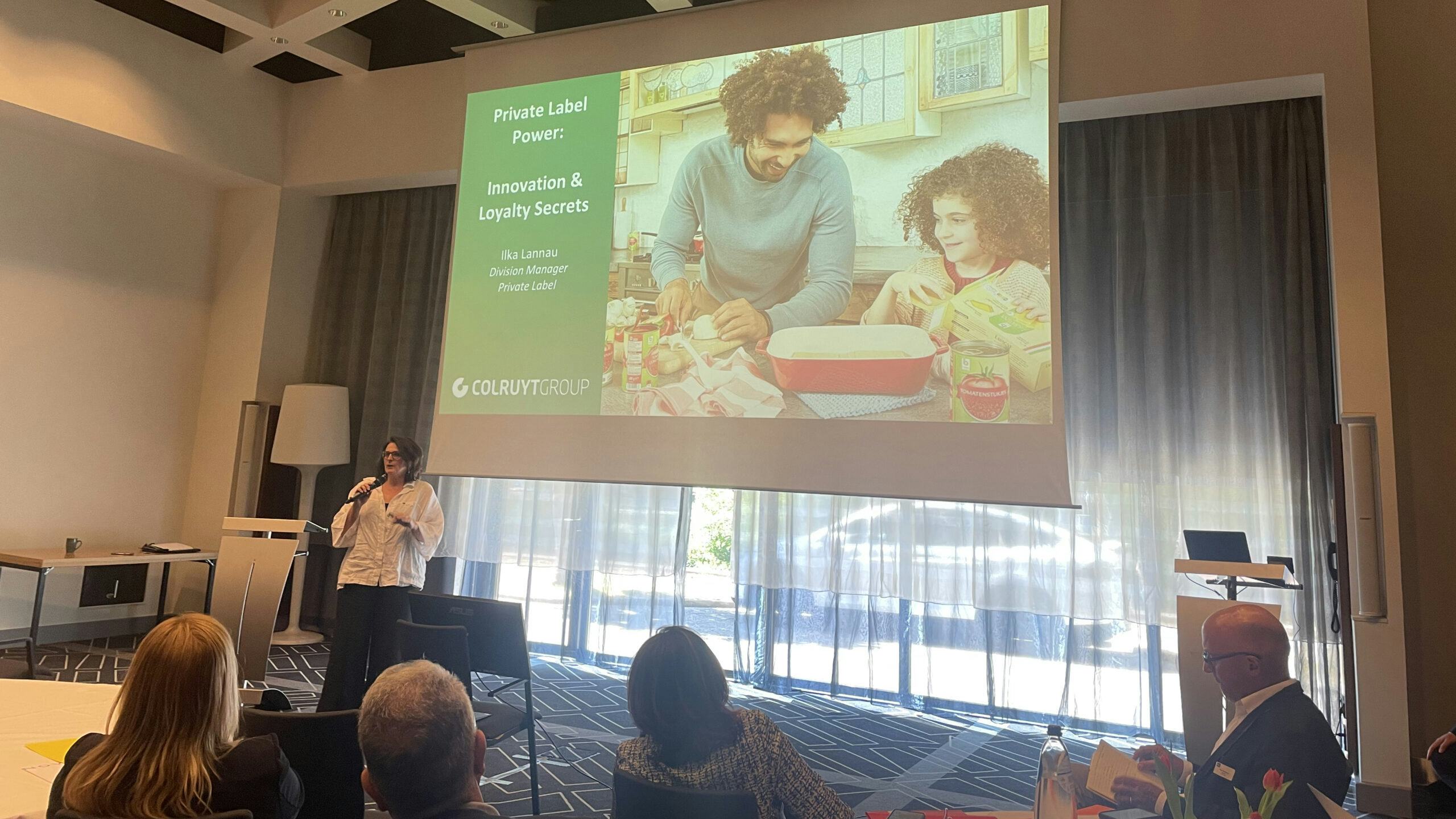 Ilka Lannau van Colruyt op het IPLC-seminar 2025. Foto: Distrifood