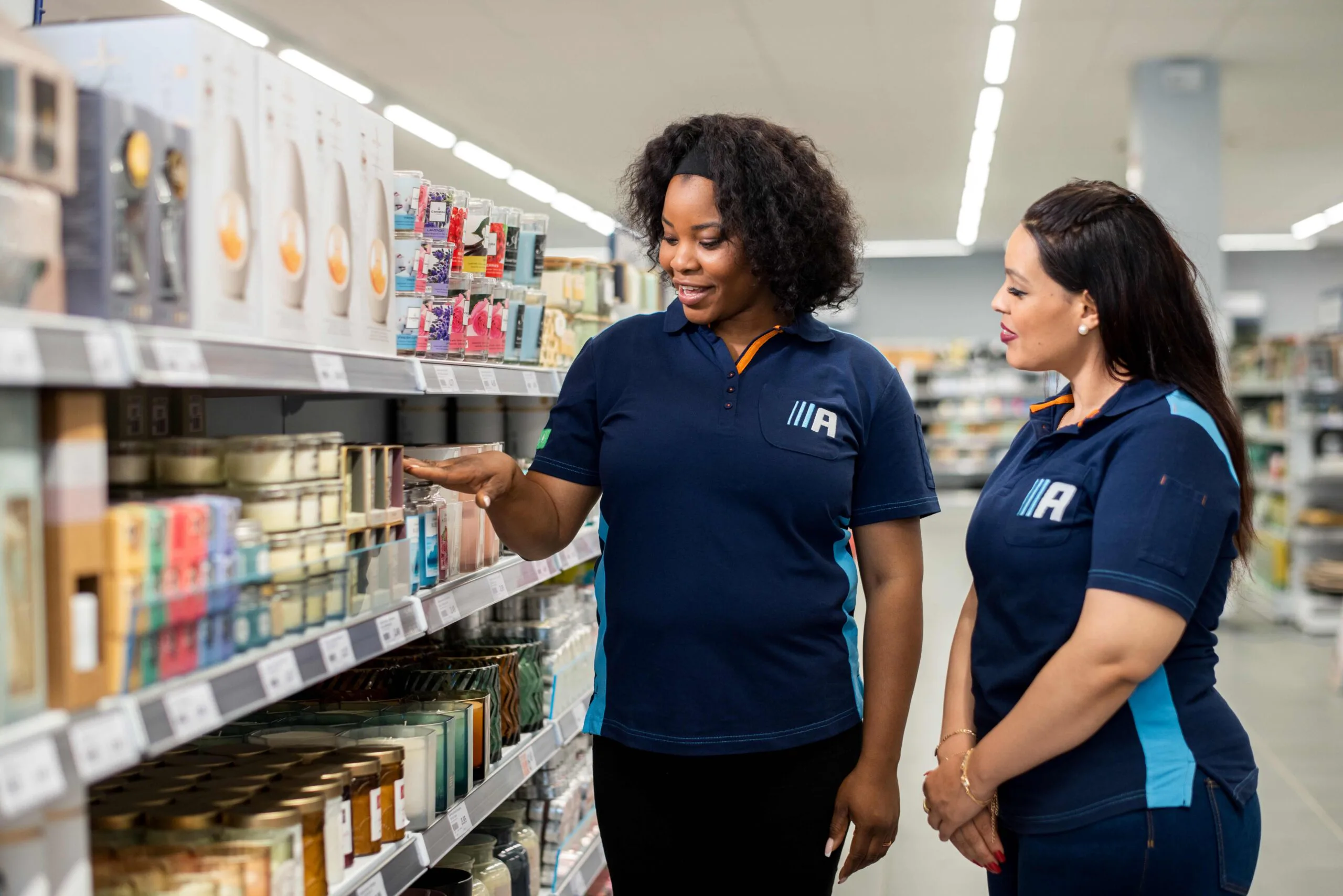 Medewerkers van Action in de winkel. Foto: Action