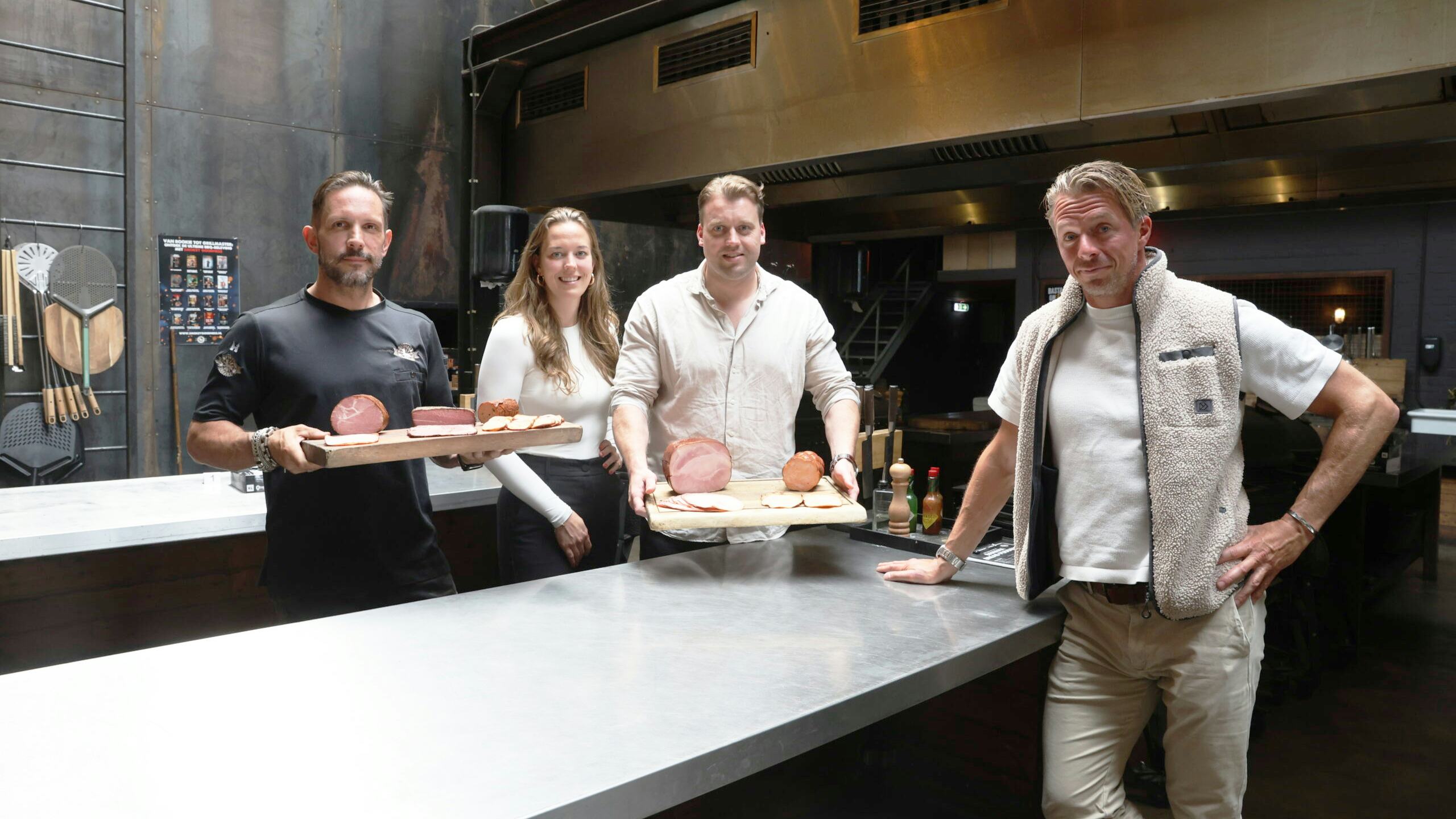 Jord Althuizen, Rachelle en Michael van der Post en Tijno Verkerke. Foto: Dennis Wisse