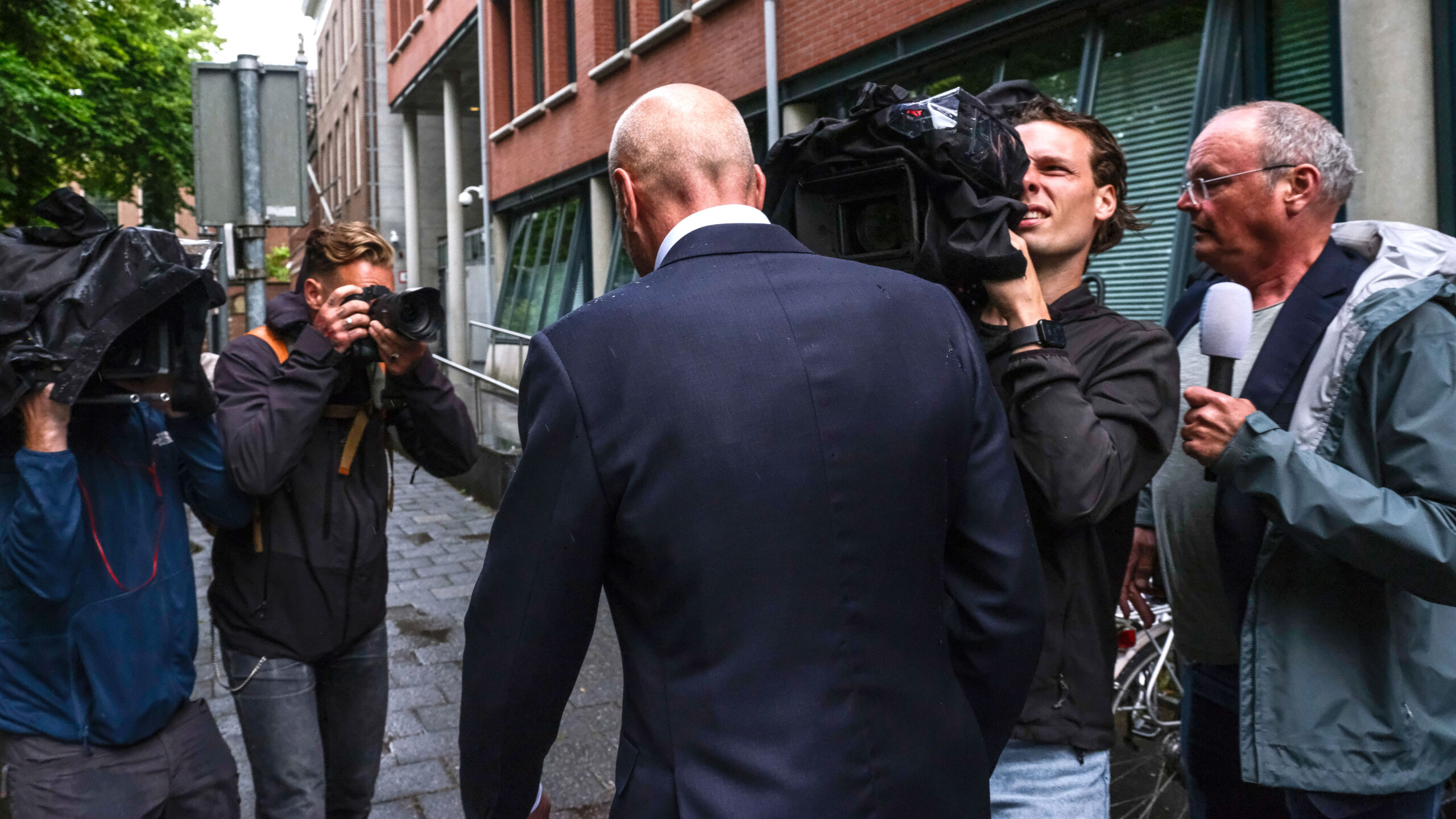 Grote belangstelling van de media voor de zaak Frits van Eerd. Foto: Jan Willem van Vliet