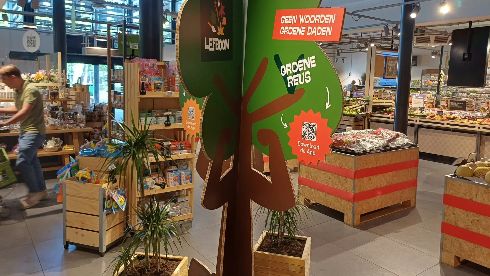 en display van Lefboom in de Plus-winkel in Udenhout. Foto Distrifood