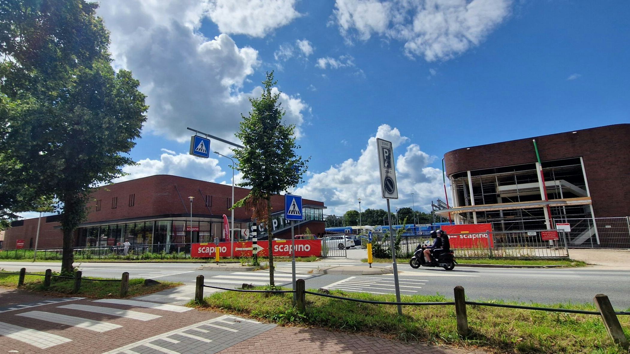 AH Bun komt links, rechts Nettorama. Foto: Distrifood