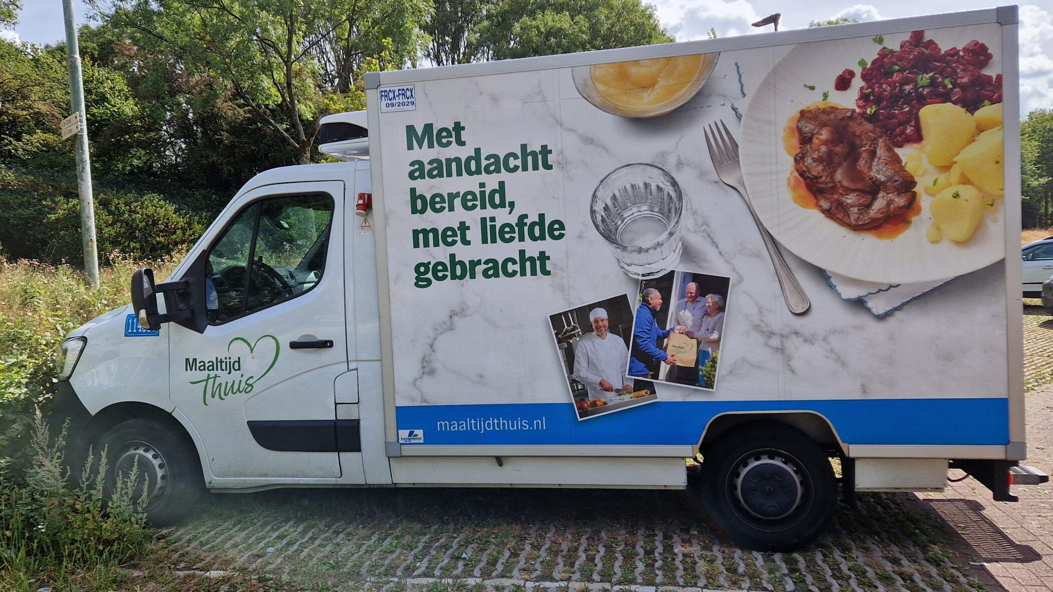 Het busje zonder AH-logo. Foto: Distrifood