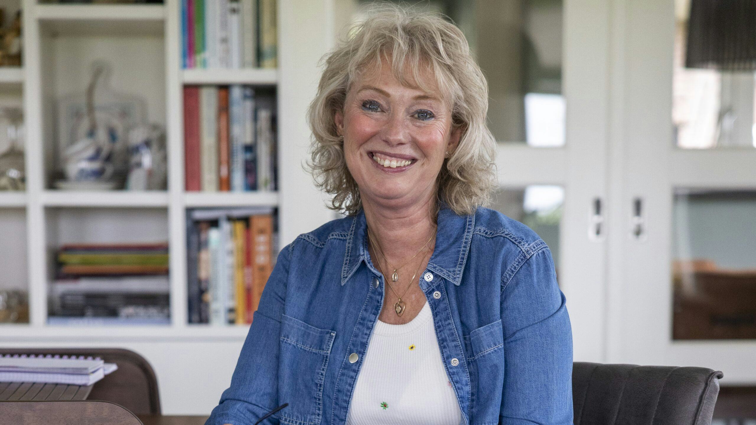 Anita Heijdra de schrijfster van het boek 'Op ons Bord'. Eigen foto