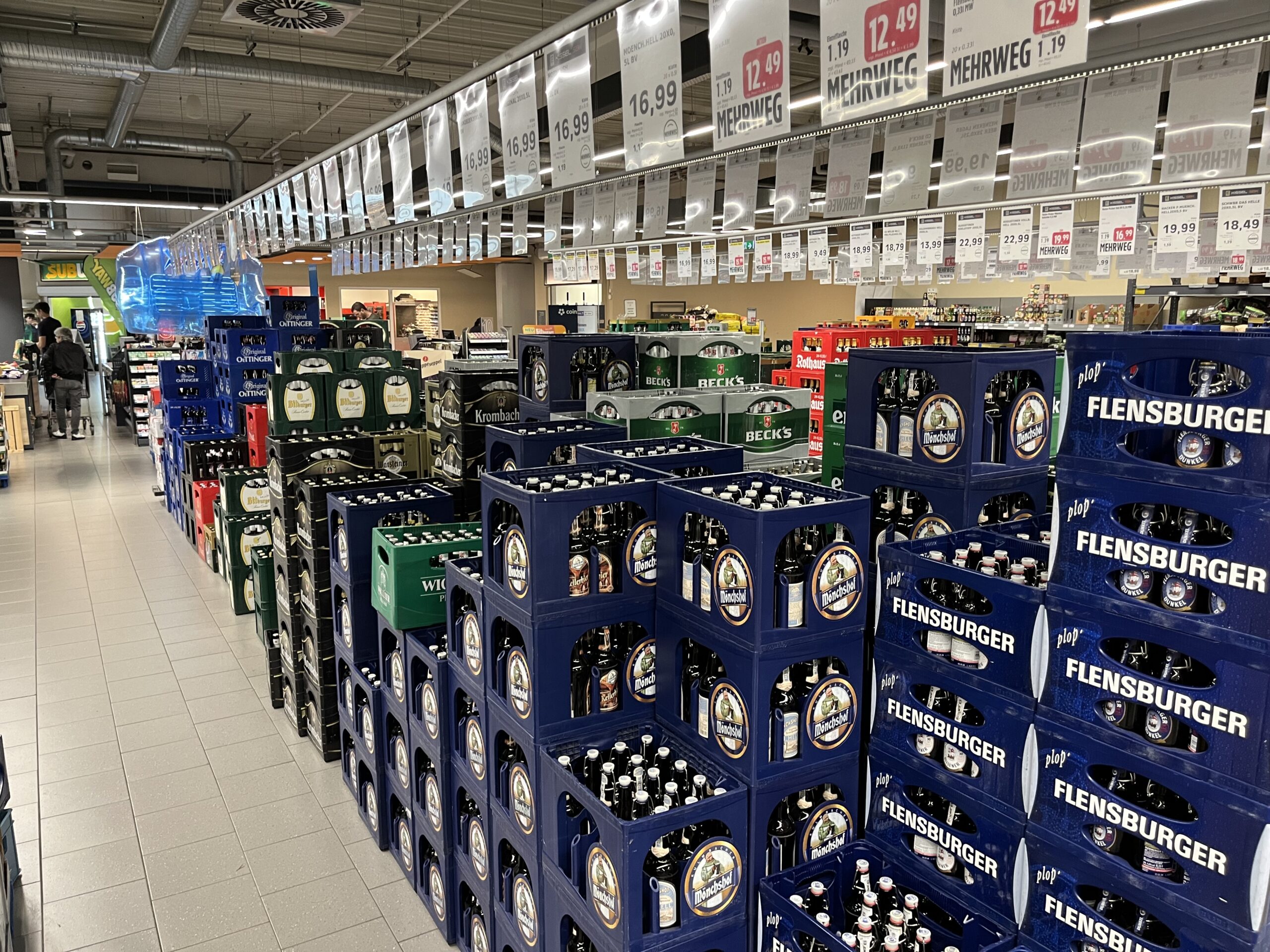 Bier bij Edeka Kissel SBK Landau. Foto: Distrifood