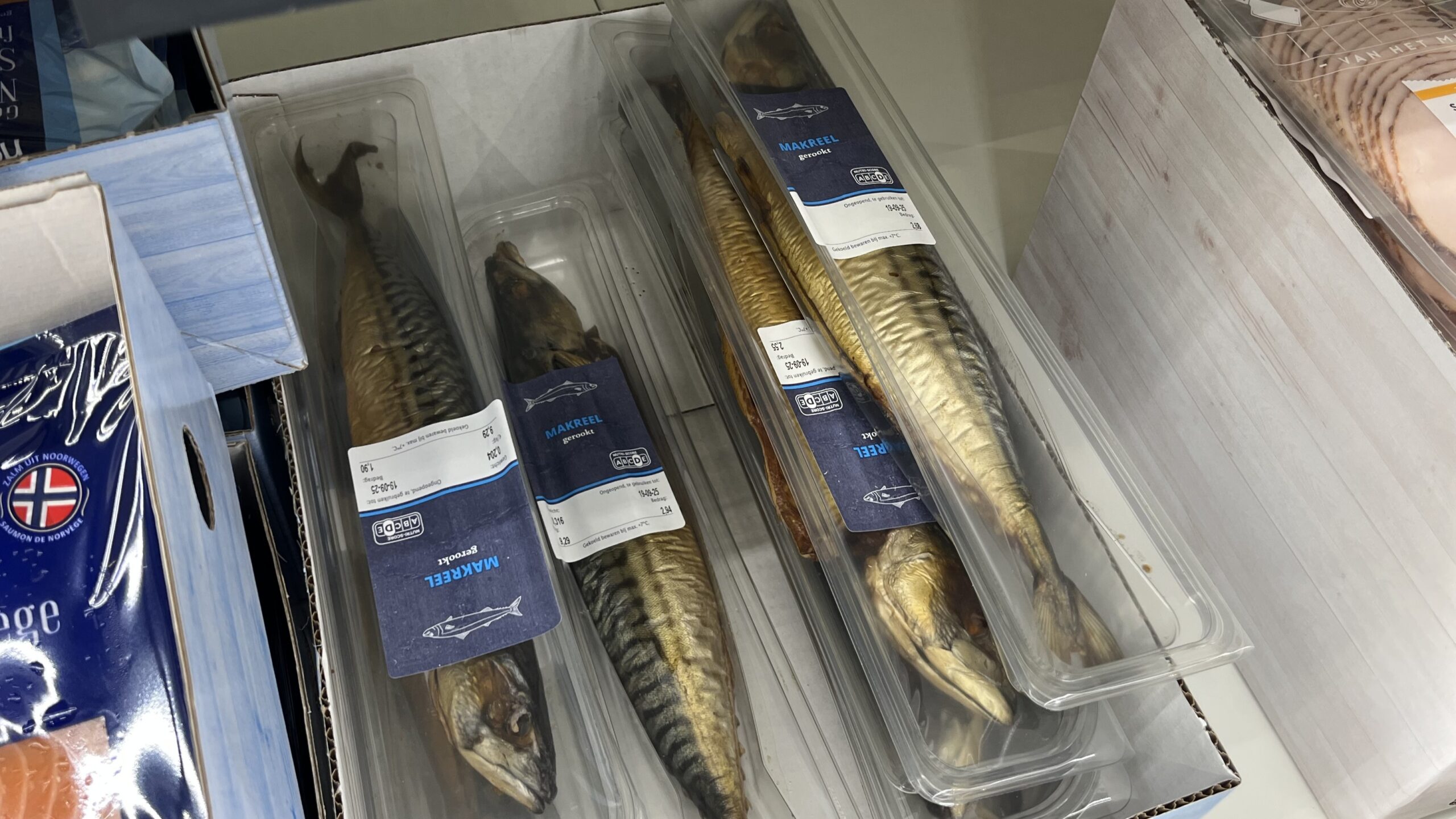 Gerookte Atlantische makreel bij Lidl. Foto: Distrifood