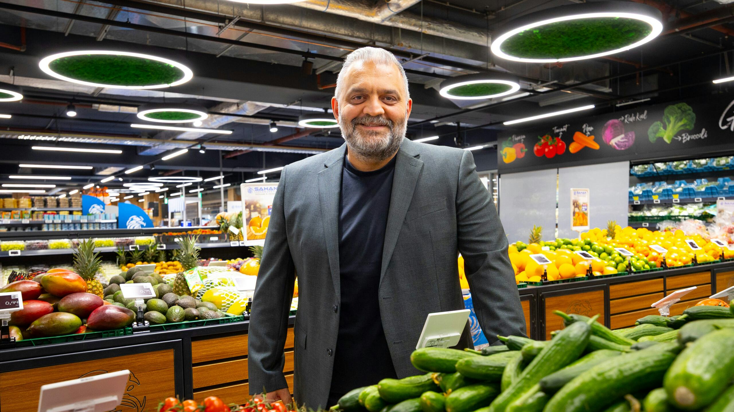 Ondernemer Zeki Sahan. Foto: Diederik van der Laan / Dutch Photo Agency