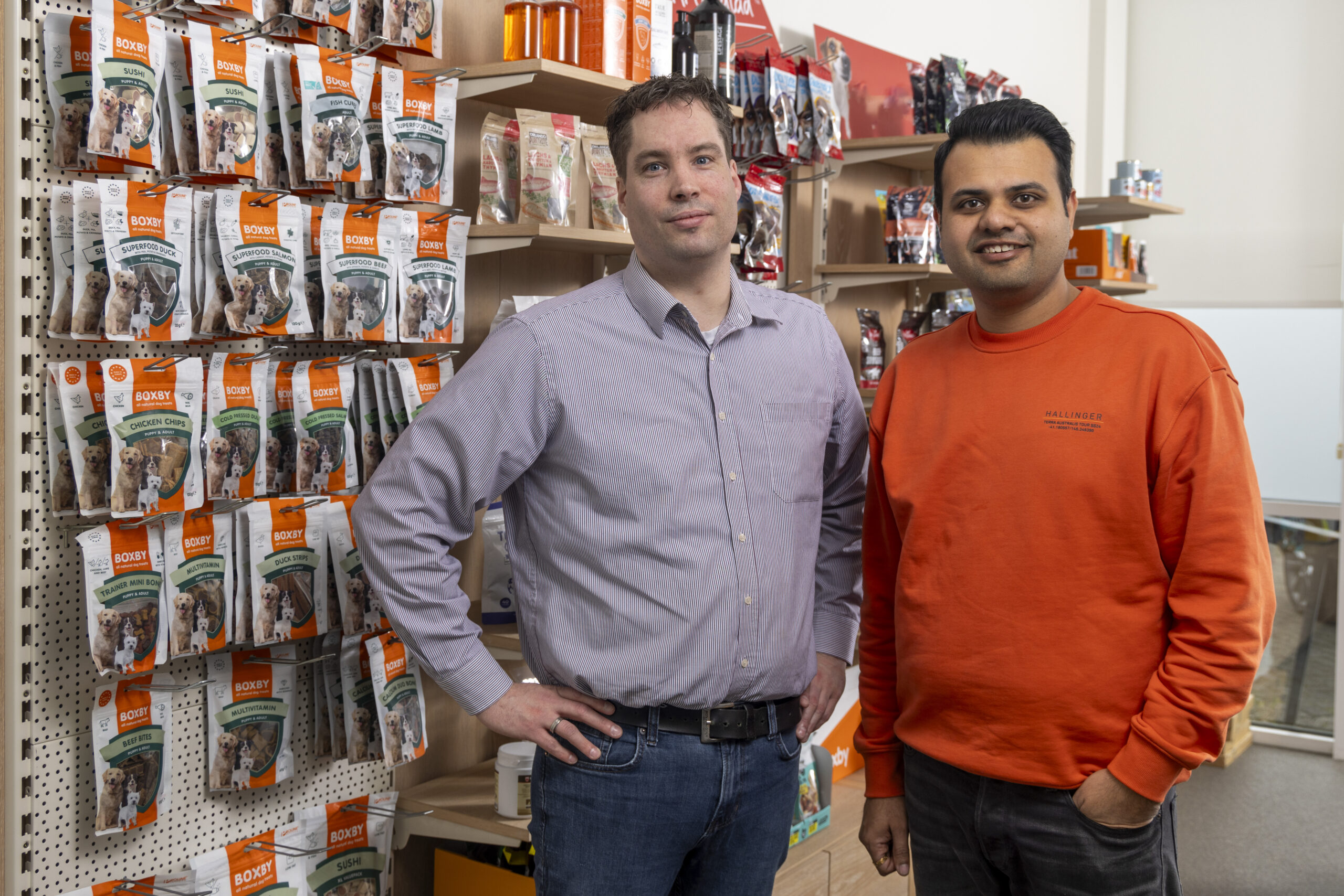 Christiaan van den Bosch (links) samen met planner Nitin Verma (rechts).