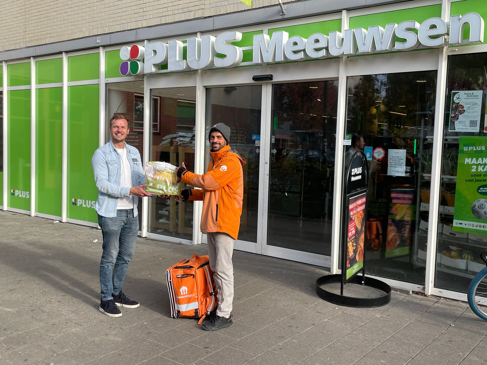 Plus-ondernemer Marco Meeuwsen werkt samen met Thuisbezorgd. Foto: Marco Meeuwsen.