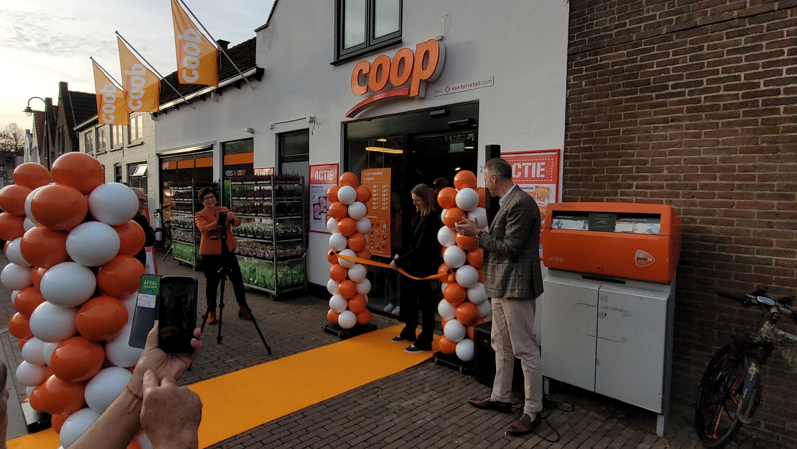 De opening van de Coop in Melissant. Foto: Van Tol Retail