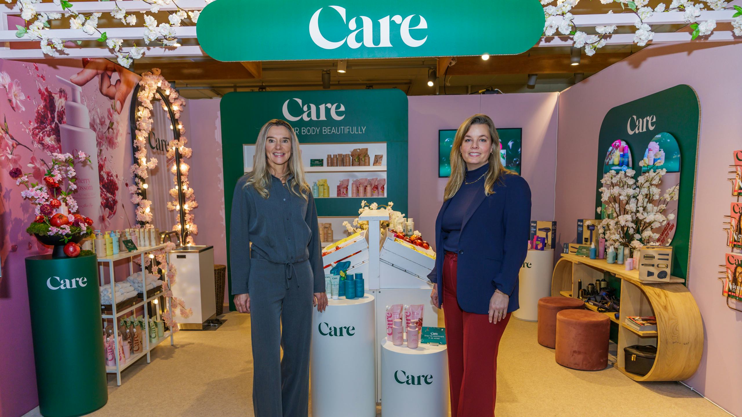 Joyce Bierman en Mirte Huizinga. Foto: Maarten Groot/AH