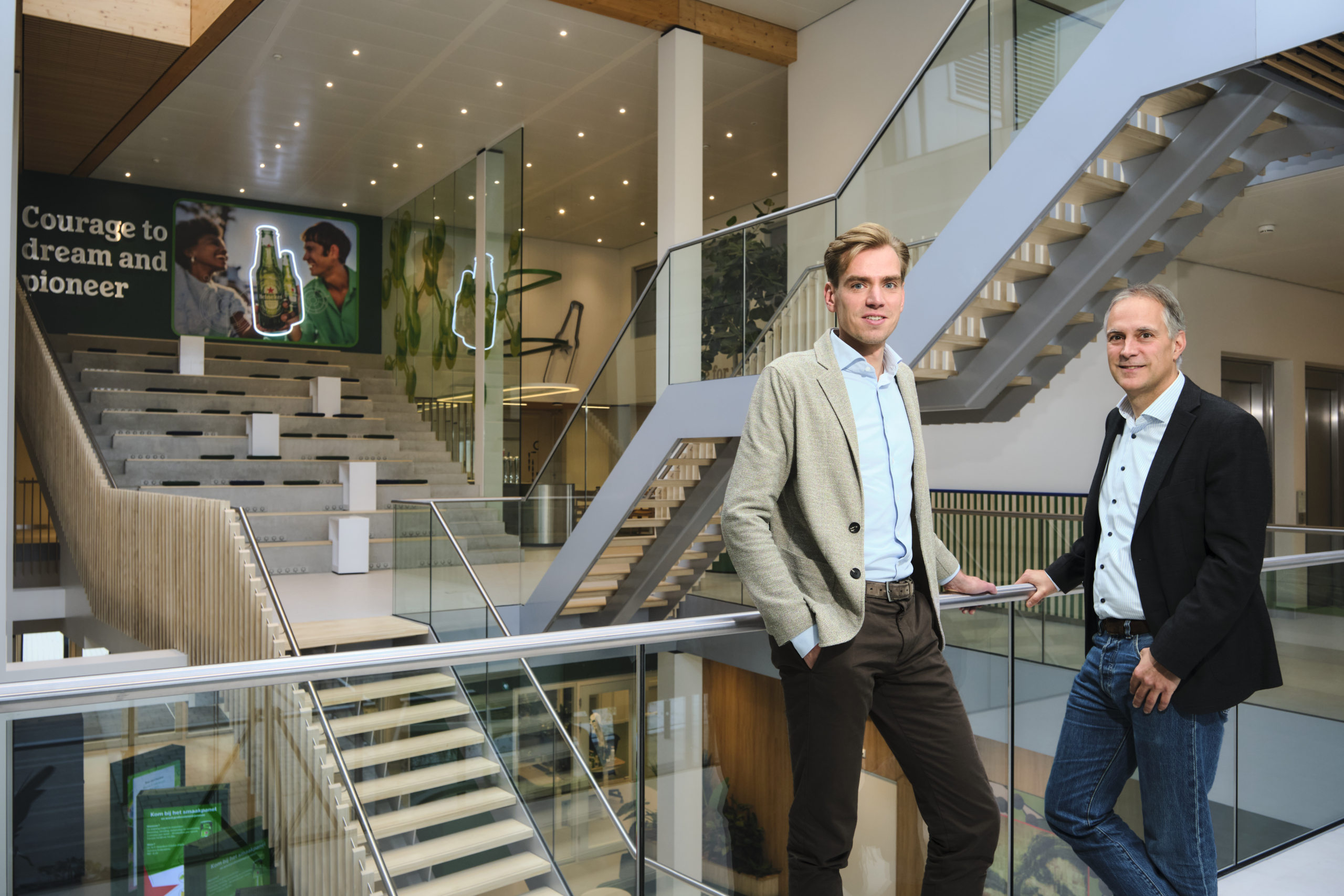Bart Buysse (links) en Bart Wijn (rechts): 'Heineken blijft kijken naar de randen van de categorie om de relevantie voor onze klanten hoog te houden.'