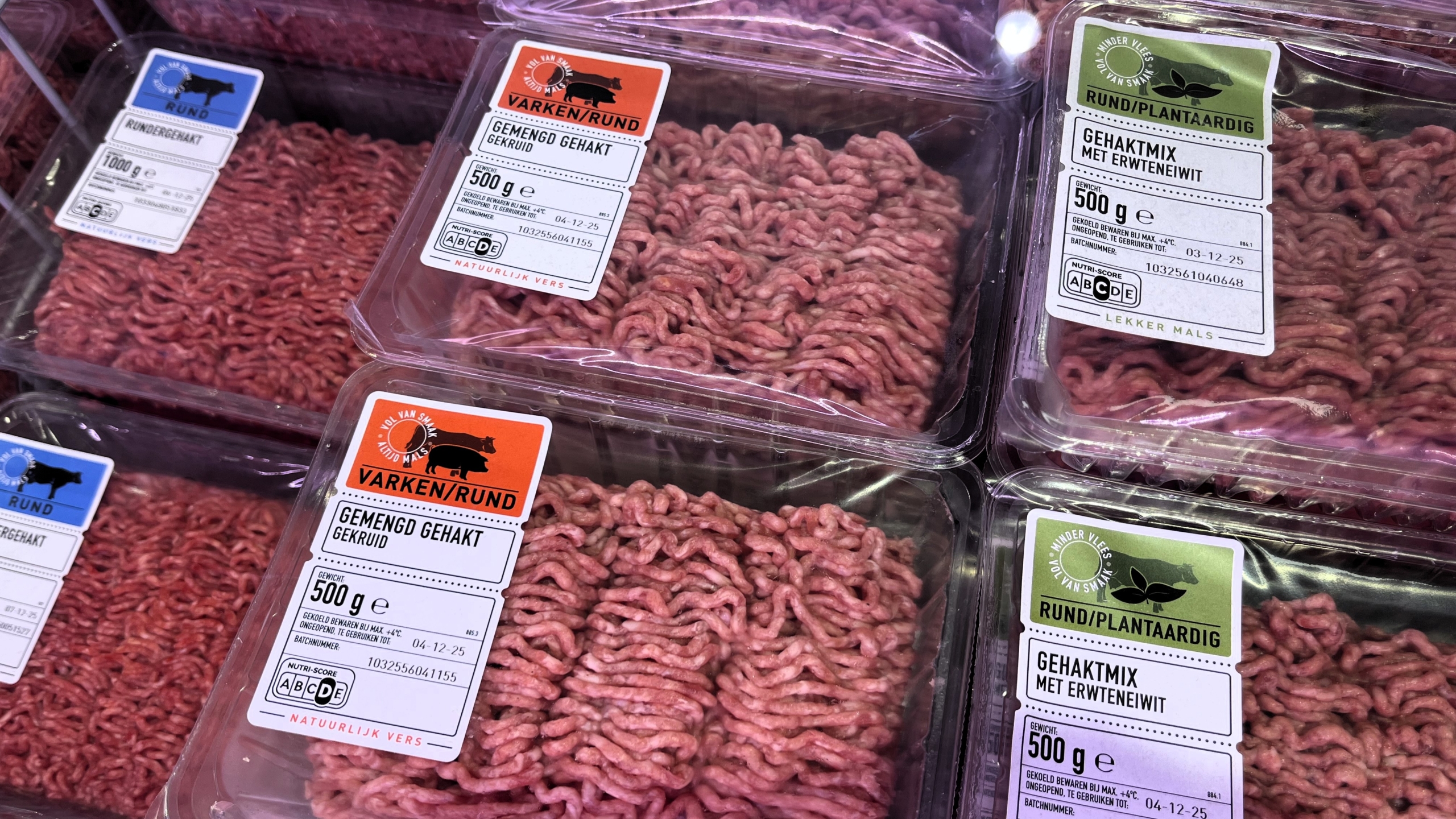 Rundergehakt en plantaardige gehaktmix bij Lidl. Foto: Distrifood