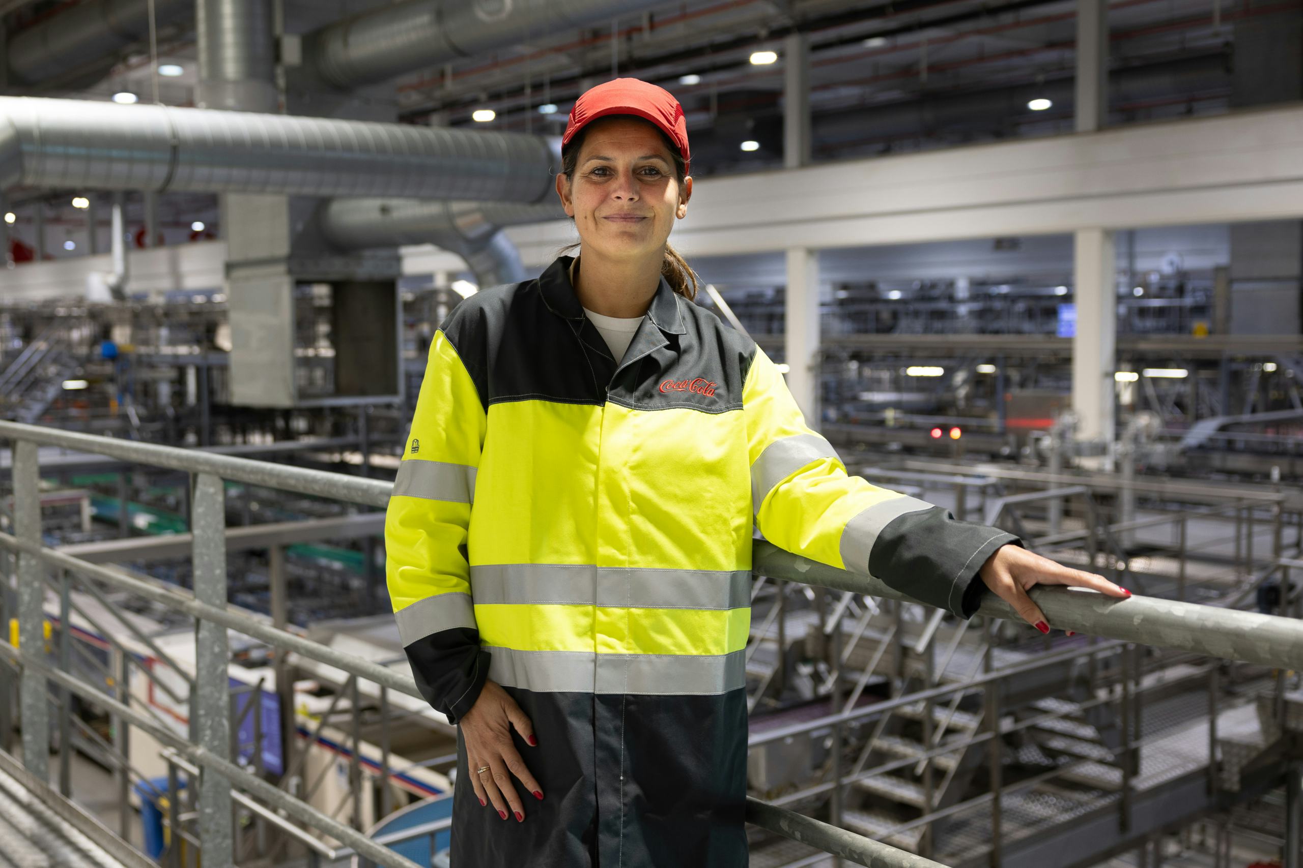 Chantal Wouters in de Coca-Cola fabriek in Dongen.