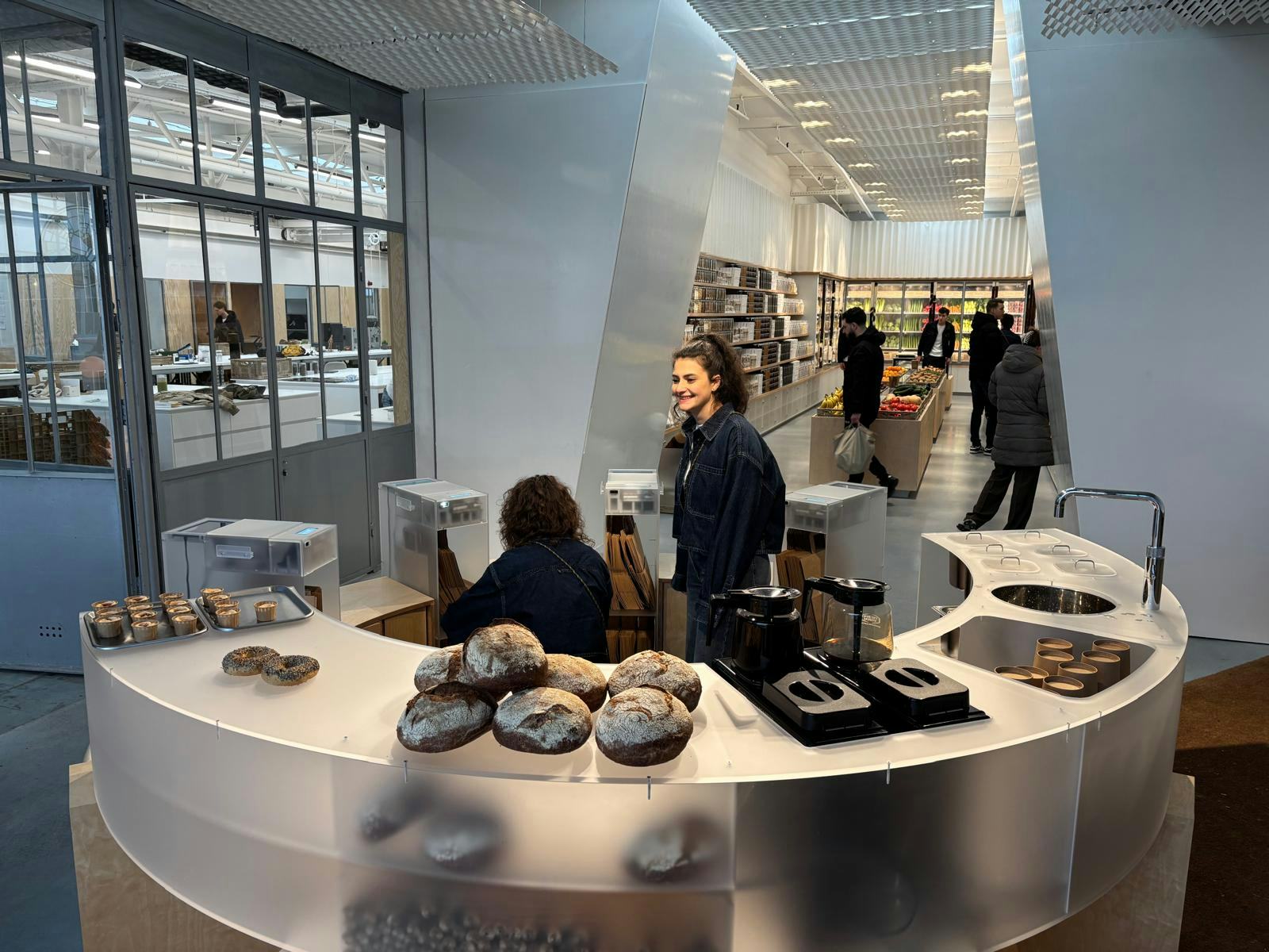 De entree van de winkel van Upfront in Rotterdam. Foto: DIstrifood