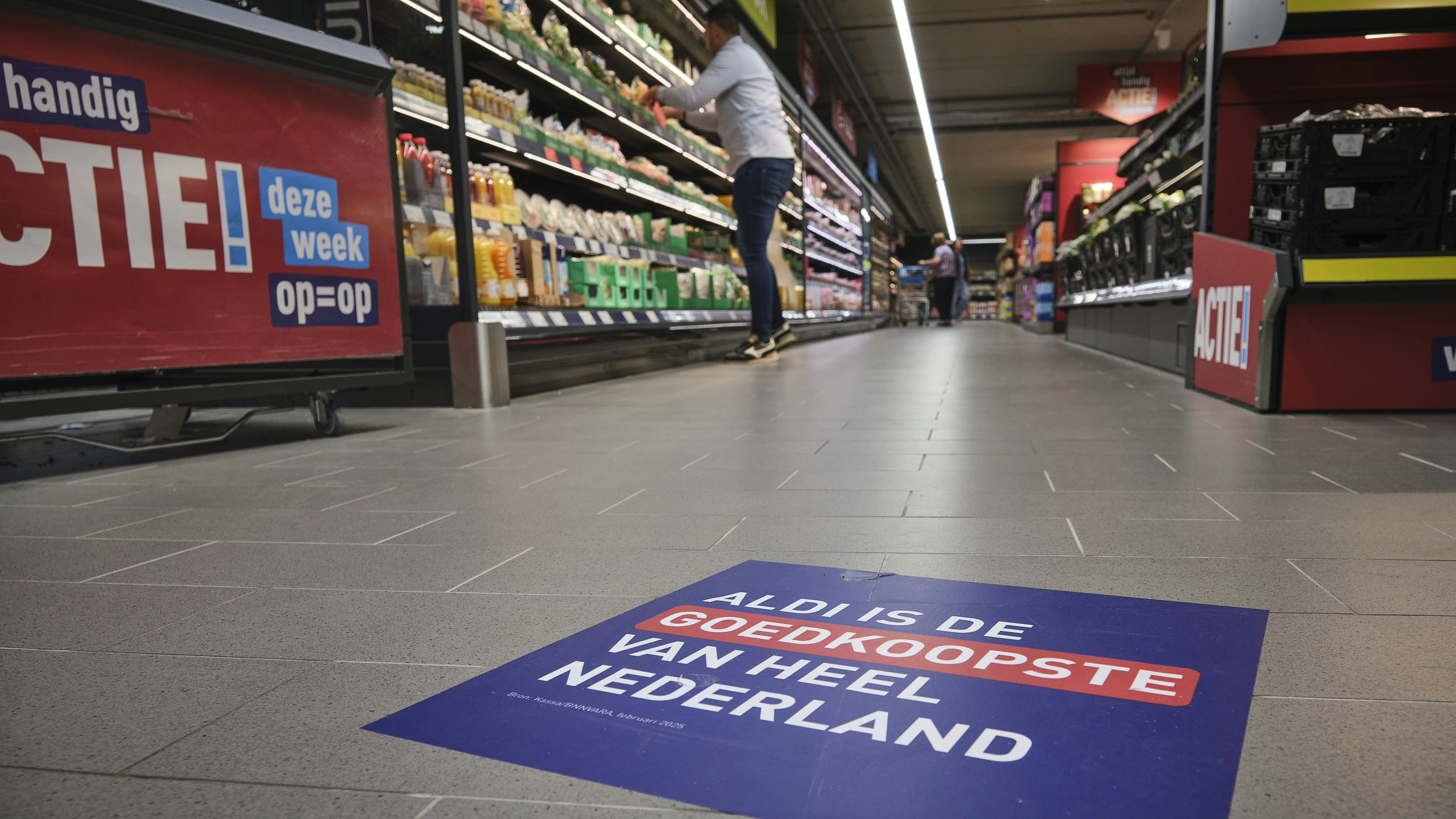 Laagsteprijsclaim in zomer 2025 bij Aldi De Ridderhof in Alphen aan den Rijn. Foto: Fred Libochant Fotografie