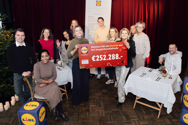 Lidl doneert kwart miljoen aan Jeugdeducatiefonds. Foto: Lidl