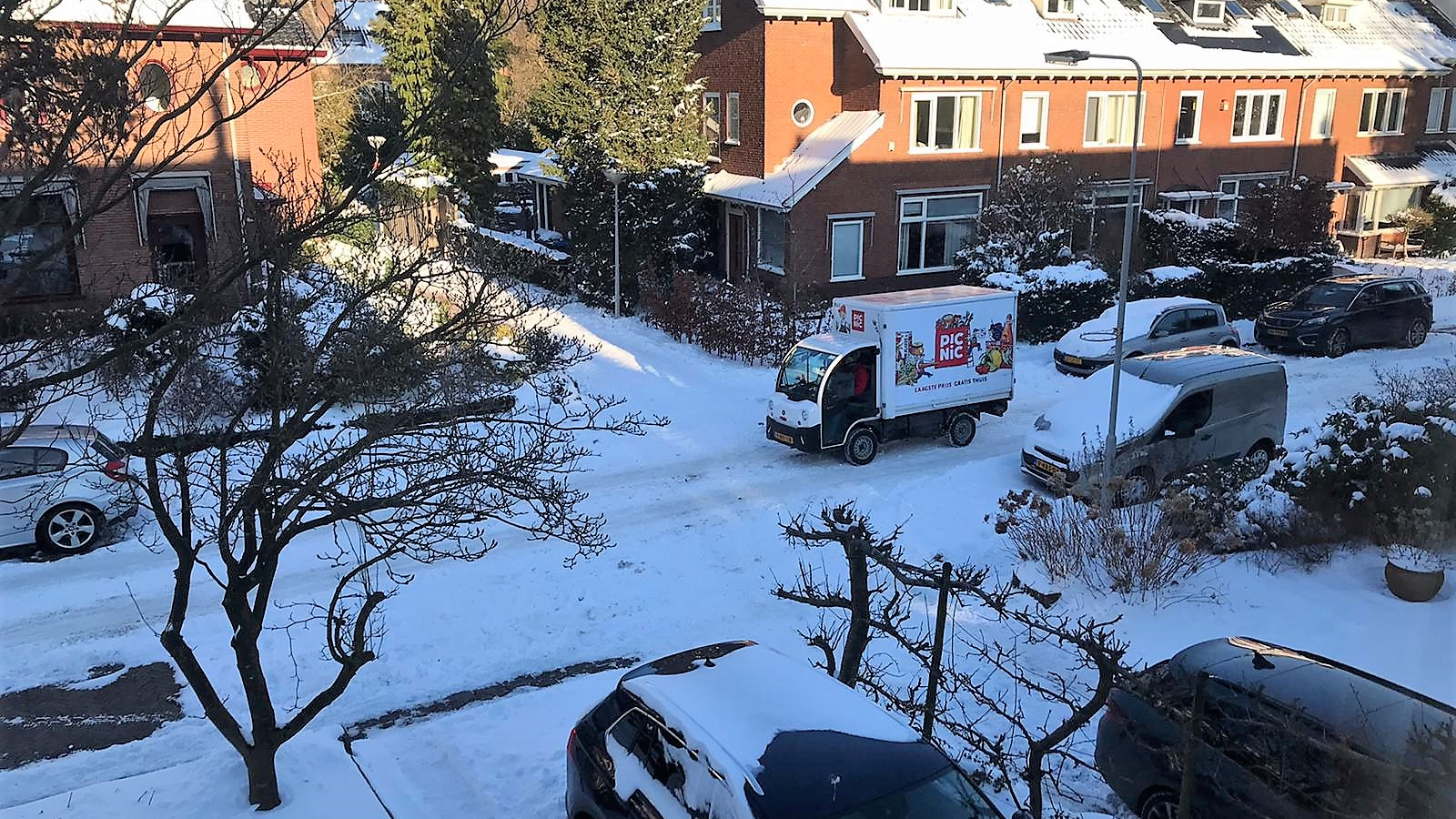 Picnic wagen in de sneeuw. Foto: Distrifood