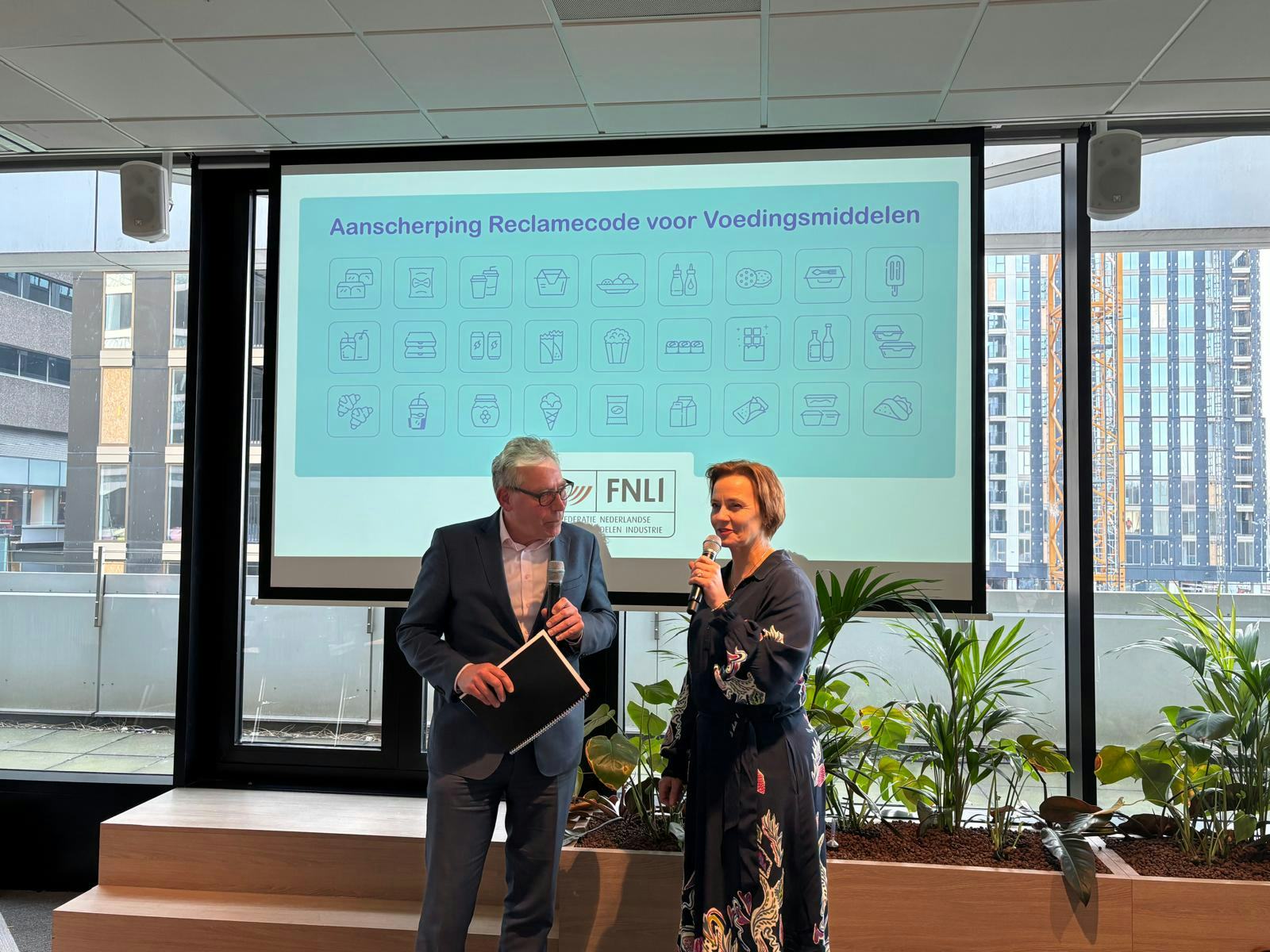 Staatssecretaris Judith Tielen en FNLI-voorman Cees-Jan Adema. Foto: Distrifood