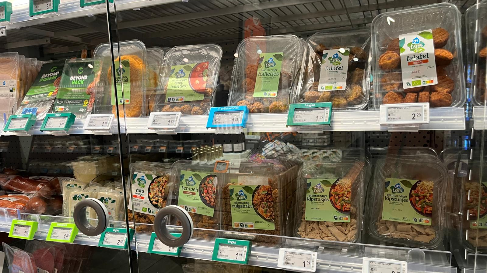 Vleesvervangers van de huismerklijn van Albert Heijn: Terra. Foto: Distrifood