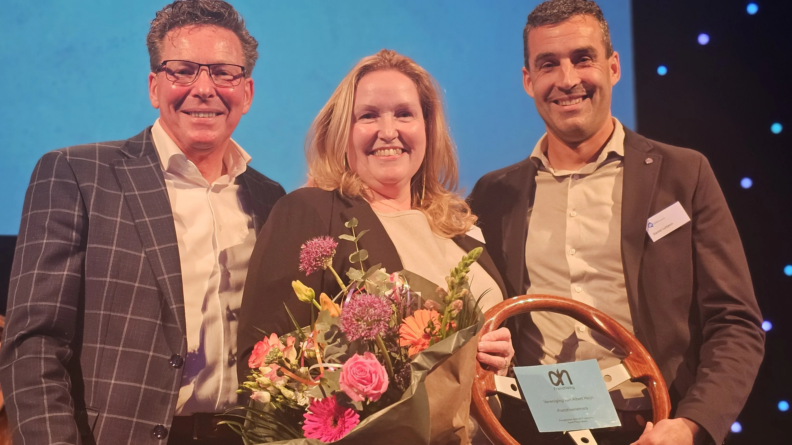 VAHFR-directeur Jos Boot, nieuwe voorzitter Olivia de Wolf en afzwaaiend voorzitter Daniel Luitjens.