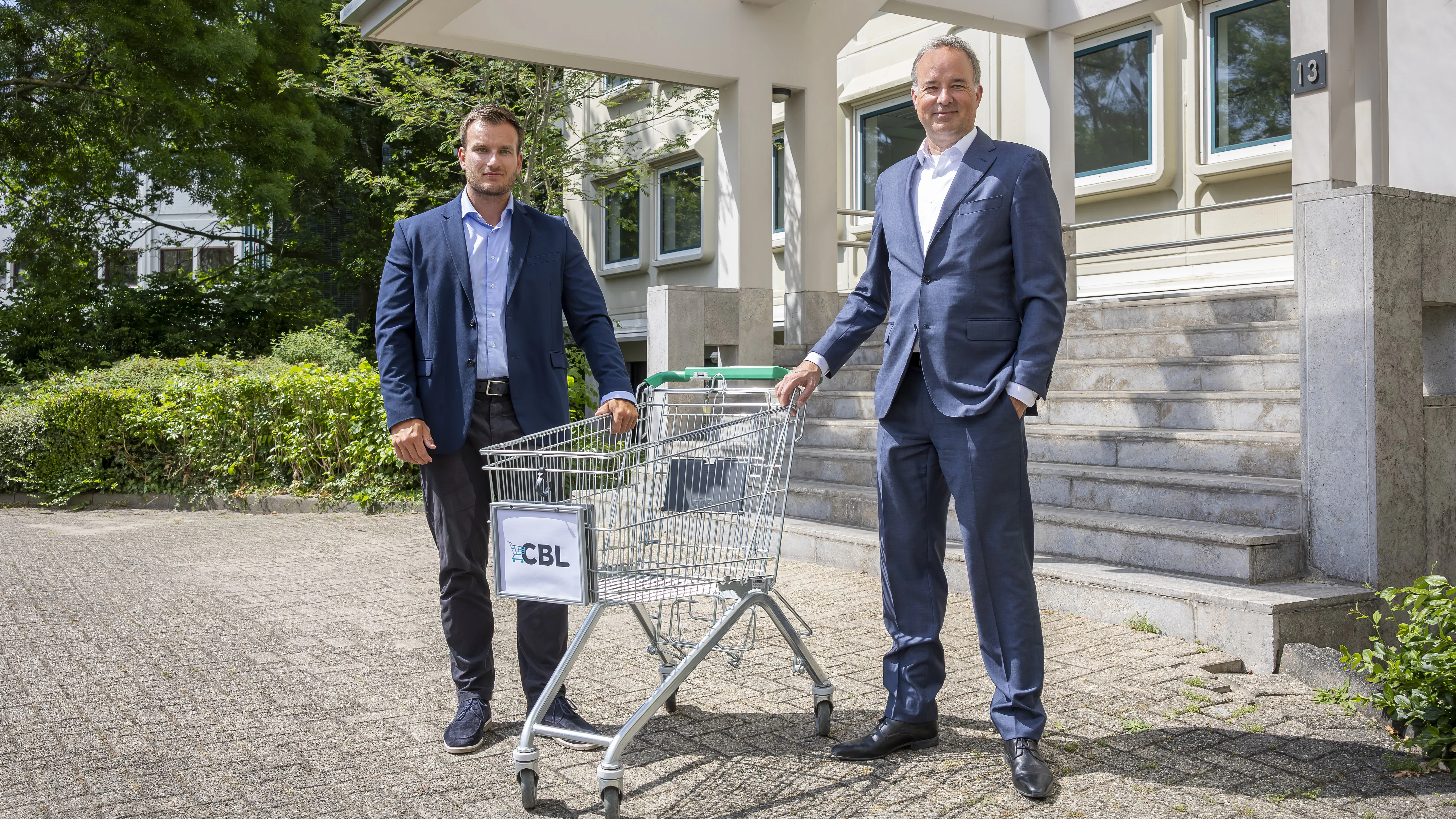 Manager economische zaken Vincent Buikema en algemeen directeur Marc Jansen van het CBL. Foto: Dennis Wisse