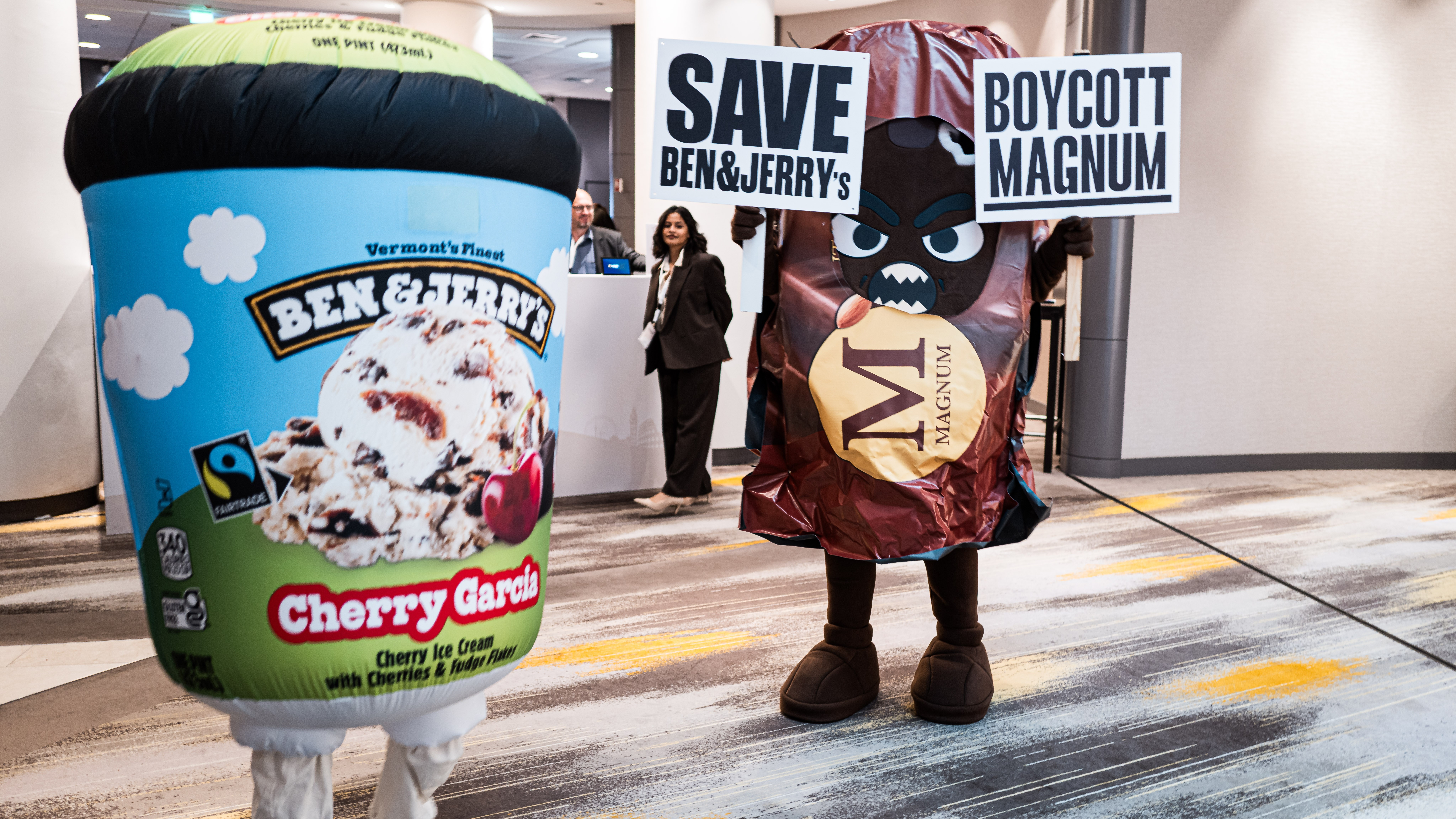 Een door Ben Cohen, medeoprichter van Ben & Jerry's, geïnitieerd protest voorafgaand aan de algemene aandeelhoudersvergadering van The Magnum Ice Cream Company in mei 2026. Foto: ANP